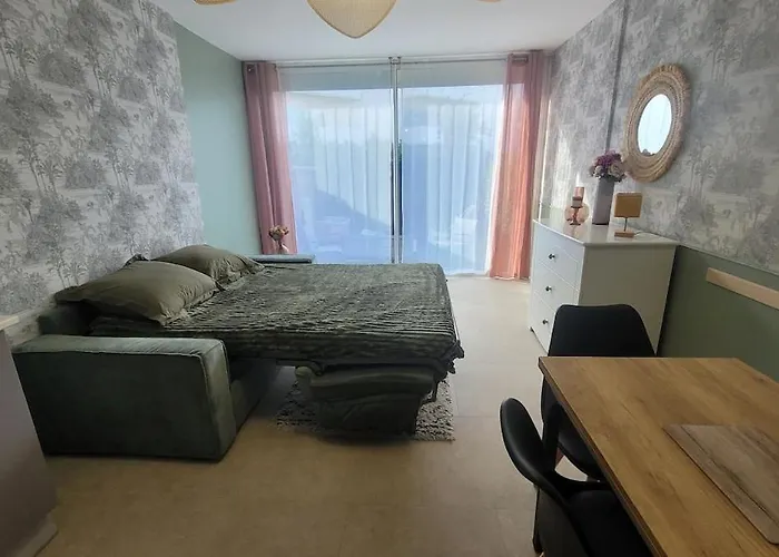 Apartment 5 Couchages A